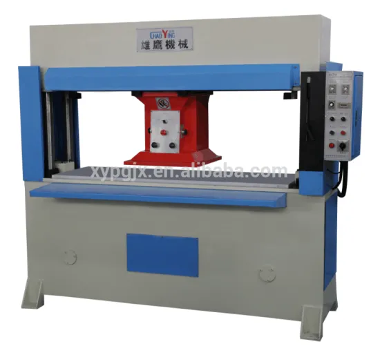 Hydraulic traveling head plastic cutting machine