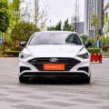 Средний бензиновый седан Hyundai Sonata