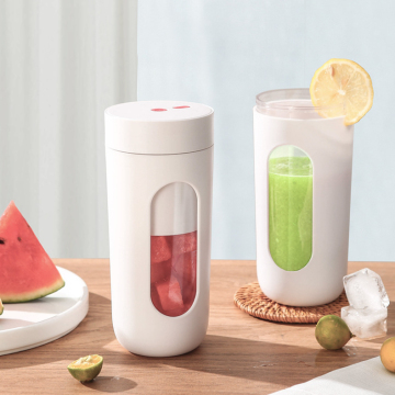 USB Rechargeable Mini Portable Fruit Juicer Blender - 400ML 3.7V