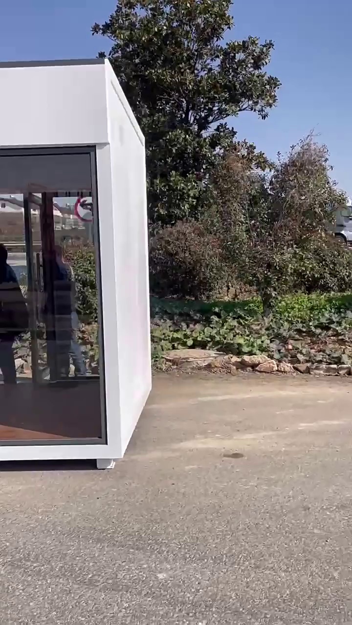 Satellite-Connected Folding House with Smart Living Design