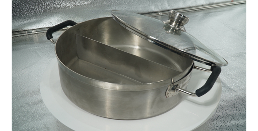 Dual hot pot for induction cooker with lid