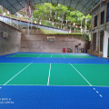 高品質のテニスコートタイル青と緑色