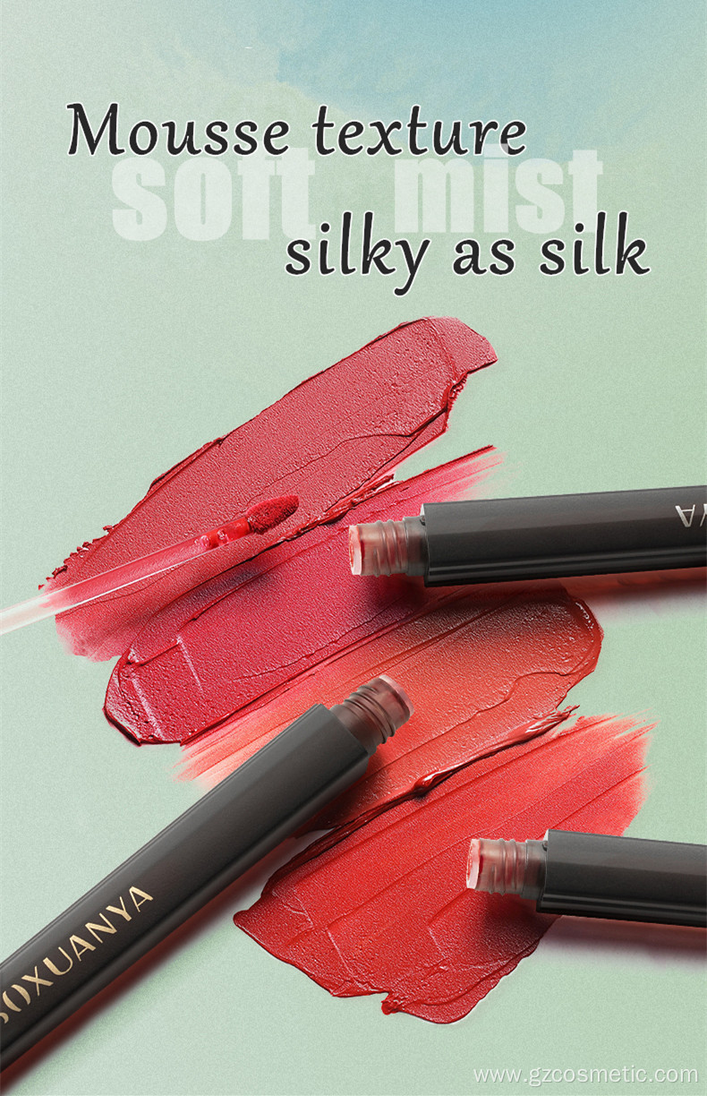 Moisturizing matte satin lip glaze