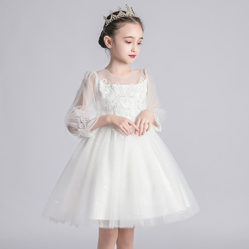 White tulle Girl