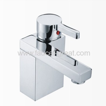 Mezcladores de lavabo cuadrado simple