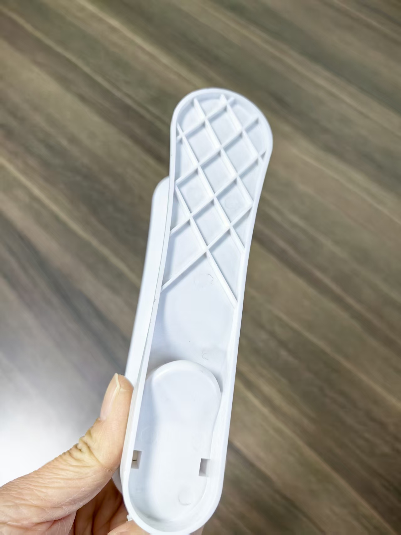 The casing of the small household appliance charger (6)