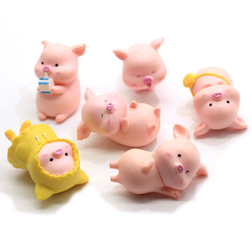 6Pcs / Set Resin Verschiedene Stile Cartoon Pig Charms Kawaii Piggy Ornament Handwerk für Fairy Garden Office Dekoration Diy Zubehör