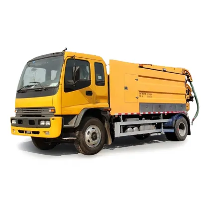 Isuzu FTR Road Sweeper Truck - Municipal Cleaning Water Truck