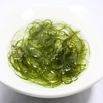 Salade de wakame aux légumes de mer séchés