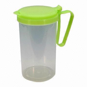 Plastic beverage jug with transparent body, suitable for juice, milk, tea or coffee