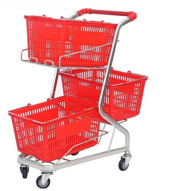 Carrido de supermercados con tres carritos de compras de cestas de plástico