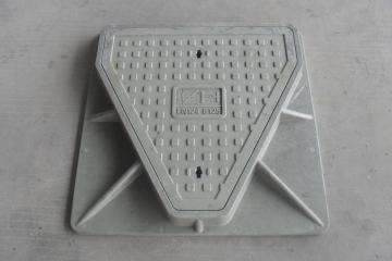 FRP manhole cover triangle B125