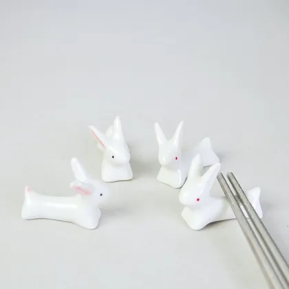 2019 New Cute Ceramic Chopsticks Cartoon Holder Rack Rabbit Chopsticks Holder Chopsticks Care Storage Fashion Kitchen Tableware