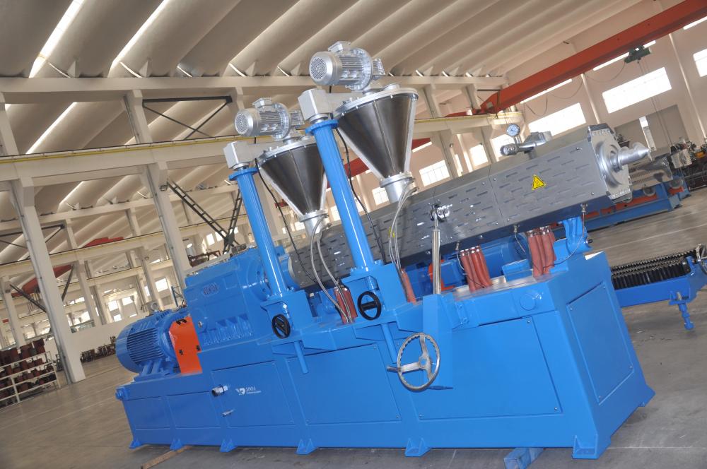 Semi conductive insulating high voltage making machine line