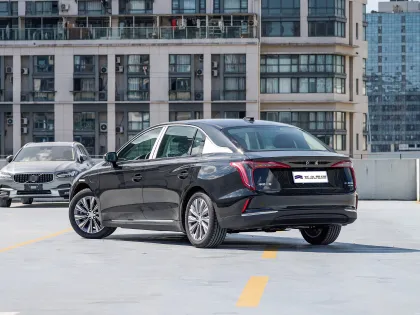 HONGQI e-qm5 Affordable Electric Car