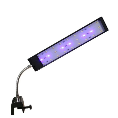 Clip LED de acuario en la luz