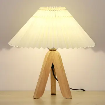 Fashionable Design Wooden Base Bedroom Nightstand Lamp