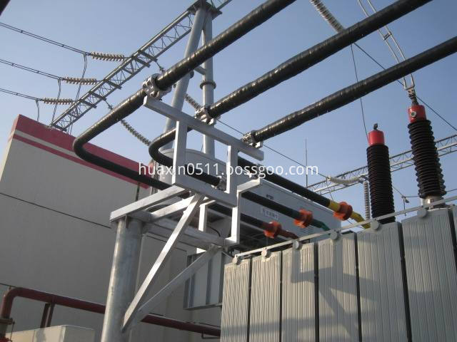 Insulated pipe busway