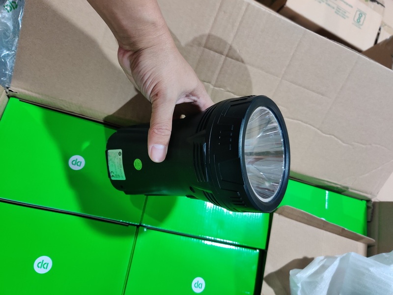 Handled Long range searchlight working emergency searchlight