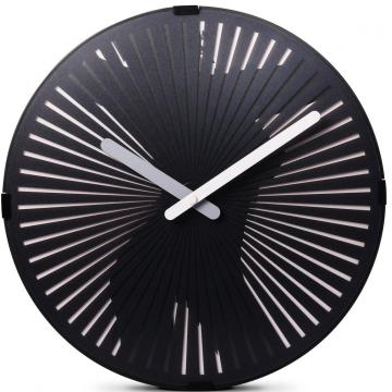 Horloge murale en mouvement - danse 1