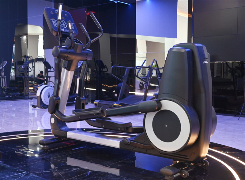 Elliptical Cross-Trainer machine (1)