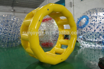 2017 Water pool toys roll inside inflatable water rolling ball