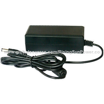 AC/DC 12V/3A Power Adapter with 100-240V AC Input Voltage