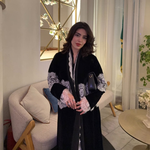 توری مشکی شیک عبایی با ست حجاب همسان