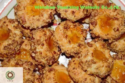 A bite of walnut kernels light pieces
