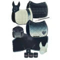 Pferde Teppich Ohrhaube Stiefel Sattelpolster Set Set