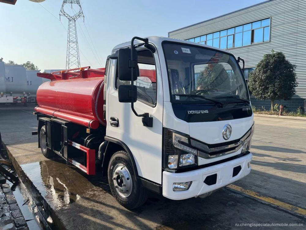 Dongfeng 5000 -литровый грузовик с топливом топливного бака.