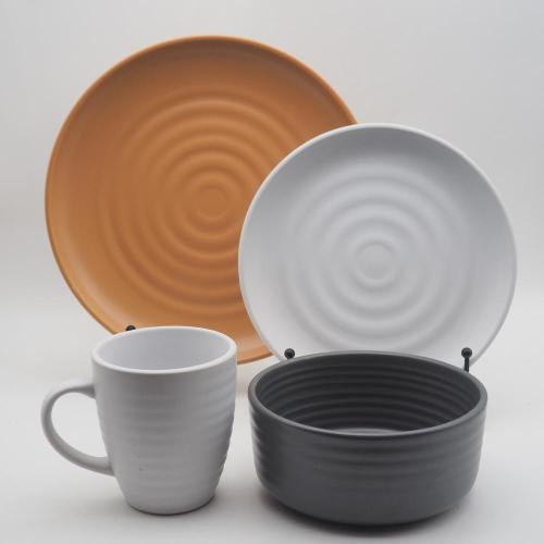 Set di piatti da pranzo colorato da 16 pezzi set di stoviglie in ceramica