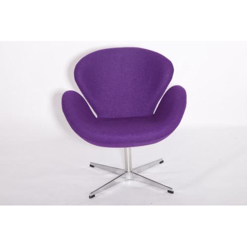 Sedia Swan di design in cashmere di Arne Jacobsen