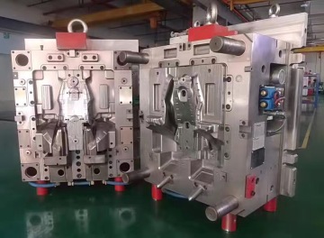 Auto parts large-scale mould manufacturing