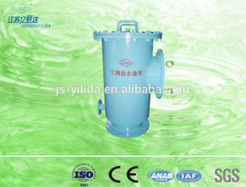 Vertical brush filter with manual drive