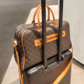 女性向けのシンプルな茶色の高級旅行ダッフルバッグ