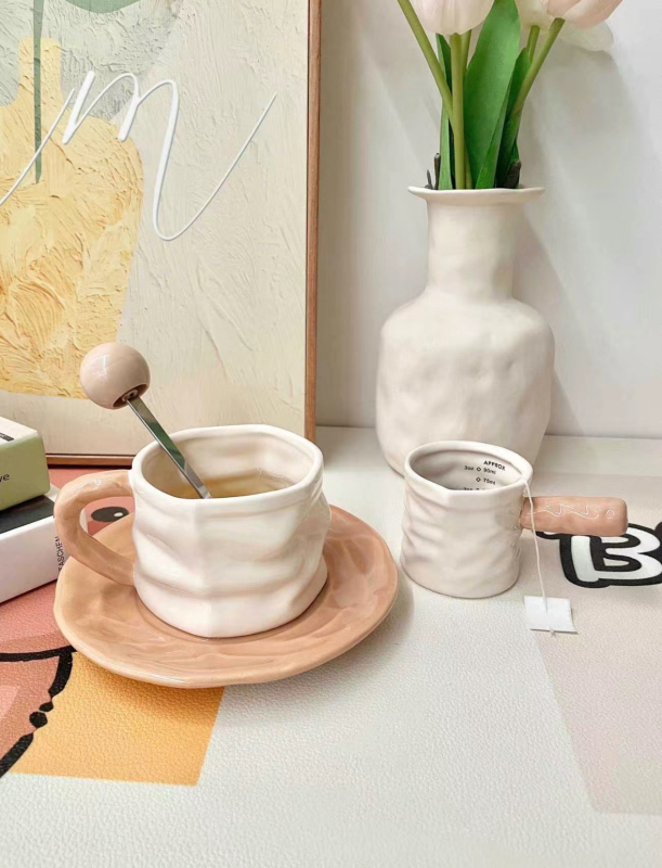 Unique Wrinkled Design Ceramic Coffee Mugs with Saucers