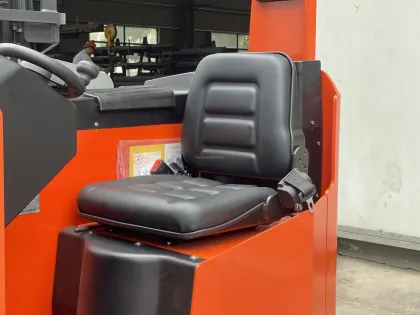 High-Reach Crown Forklift Truck for Warehouse Operations: 10m Height Capability