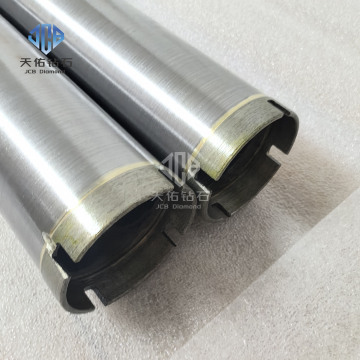 コンクリートおよび硬石用の耐摩耗性ダイヤモンドコアドリルビット