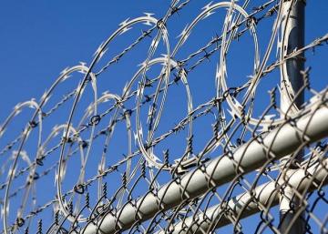Galvanized PVC Coated Razor Barbed Wire Mesh Fence for Security