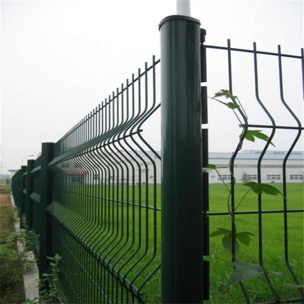 3D Welded Triangle Bending Curved Wire Mesh Fence