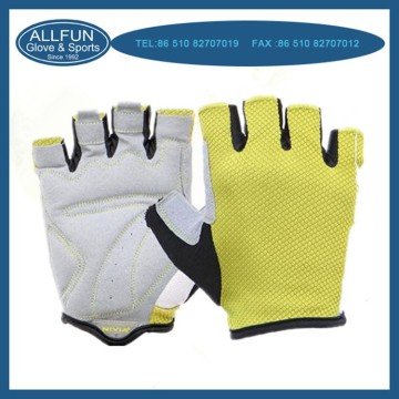 2015 fashion design half finger gloves for padding