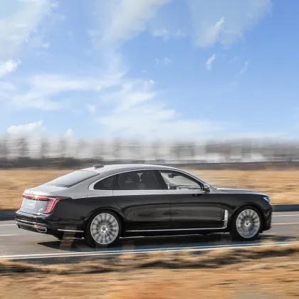 Xinhe Hot Selling FAW HongQi H9 Gasoline Cars in 2023