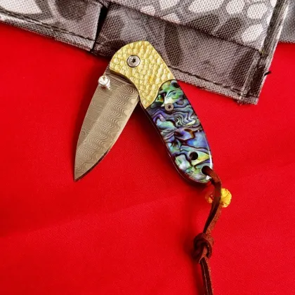 High Hardness Multifunctional Damascus Foldable Knife
