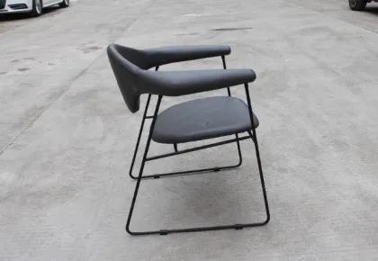 Masculo Gubi Lounge Chair