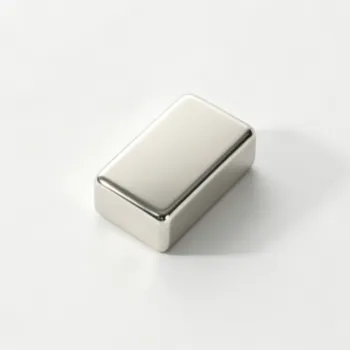 Chip Tunable Filters for Reliable UHF Communications
