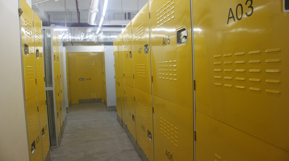 Mini warehouse for students to store items