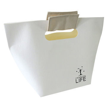 Promotional Bags, Made of Washable Kraft Paper, with Die-cut Handles Durable and Fashion