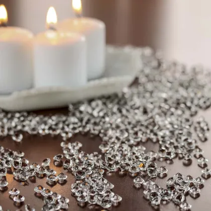 Various Materials for Sparkling Table Scatters