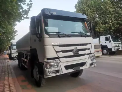 Used Howo Fuel Tanker Trucks and Oil Tanker Vehicles for Sale
